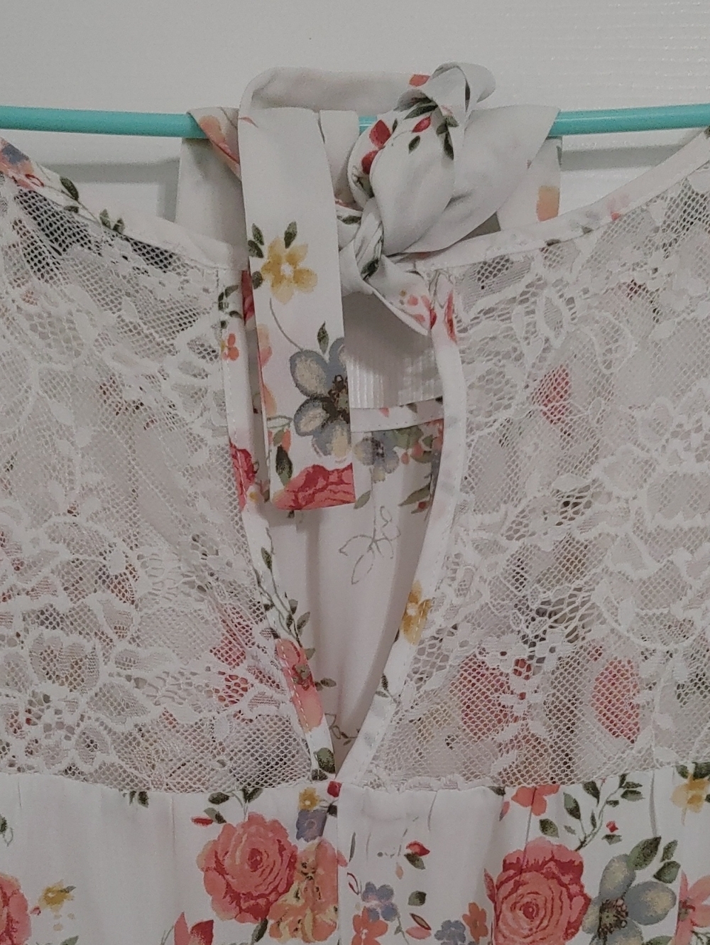 Sweet Rain Sheer 3X White Sleeveless Top w/ Lace Across Shoulders & Ribbon Tie - Picture 4 of 5